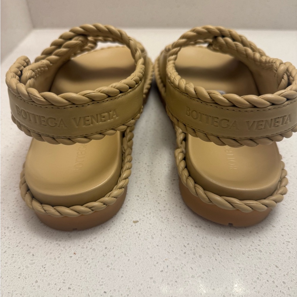Bottega Veneta Jack Slingback Tan Sandals - NWT - NEVER WORN SIZE 41 - Picture 2 of 12